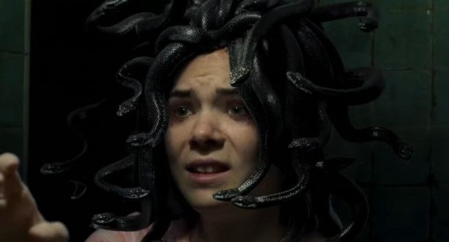 Trzeci sezon "Kto zabił Sarę?" debiutuje od razu na miejscu pierwszym. Sprawdzamy Top10 Netfliksa