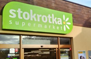 Stokrotka ogłasza. Tylko 12 lutego 3 + 1 gratis. Można miksować dowolnie