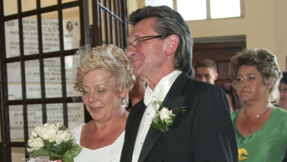 Ryszard Poznakowski na slubnym kobiercuSzelkow (mazowieckie).30.06.2011. Ryszard Poznakowski na slubnym kobiercu. N/z: w czasie ceremonii w kosciele parafialnym w Szelkowie.,Image: 429212394, License: Rights-managed, Restrictions: , Model Release: no, Credit line: Slawomir Olzacki / ForumSlawomir Olzacki / Forumpoznakowski, slub, wesele, muzyk, kompozytor, trubadurzy, kosciol, szelkow, ksiadz