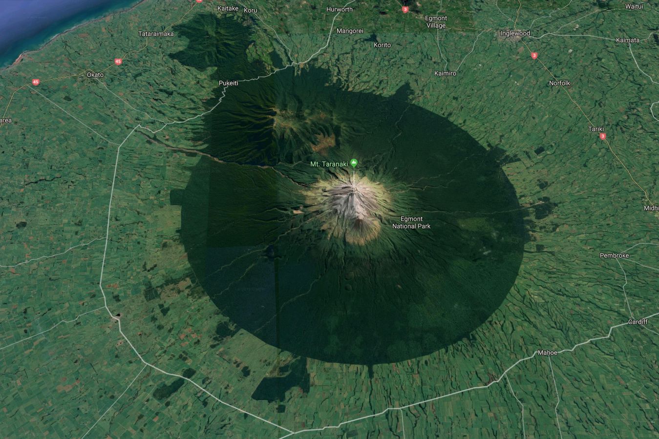 Wulkan Taranaki, czyli wyjątkowa góra pośrodku równiny 2