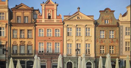 Poznański Stary Rynek w pianie. Płyty umyte płynem do naczyń