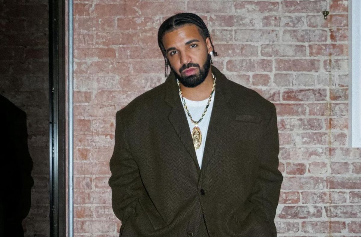 Drake gifts $100,000 to fan who conquered cancer during live concert