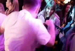 Warszawa. Tłumy "surferów trzeciej fali" na imprezie w "Basenie Piwnym". Film masowo udostępniany