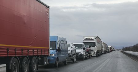 Wojna na Ukrainie. Szefernaker: powstają punkty recepcyjne dla uchodźców, Straż Graniczna jest w gotowości