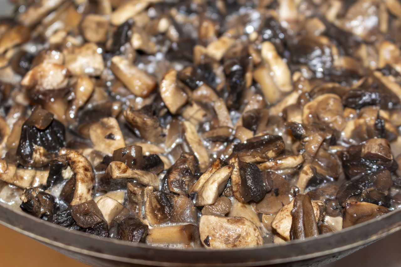 Tak przygotowane pieczarki będą miały więcej smaku
