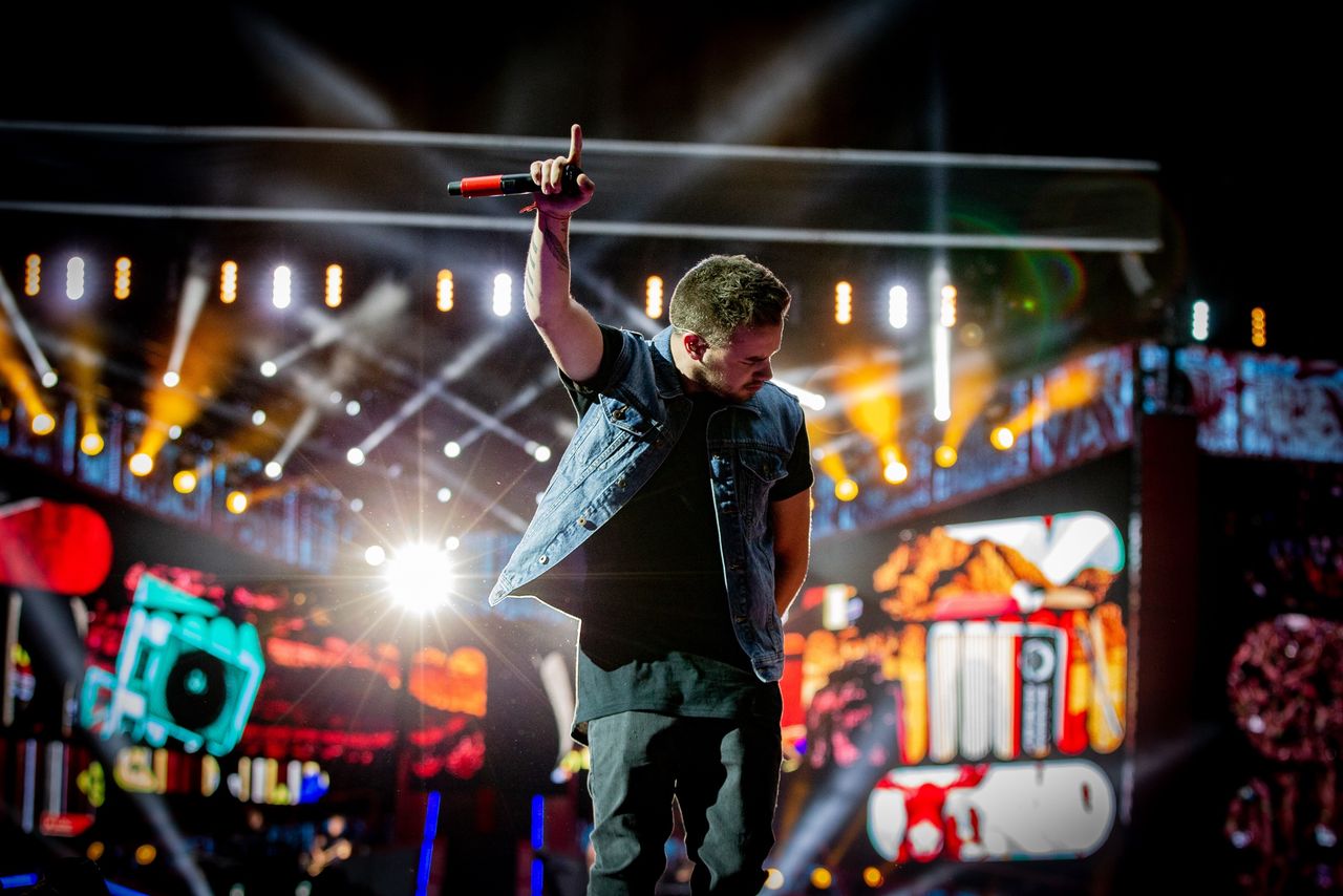 AMSTERDAM, NETHERLANDS - JUNE 24: Liam Payne of One Direction performs live on stage at Amsterdam Arena on June 24, 2014 in Amsterdam, Netherlands. (Photo by Paul Bergen/Redferns)