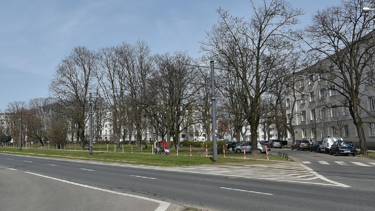 Plac inwalidów znajduje się na Żoliborzu w Warszawie.