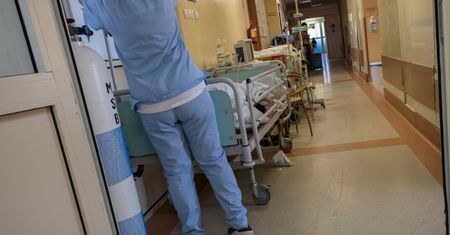 Pokazała ogłoszenie pracy dla pielęgniarki. Internauci są oburzeni