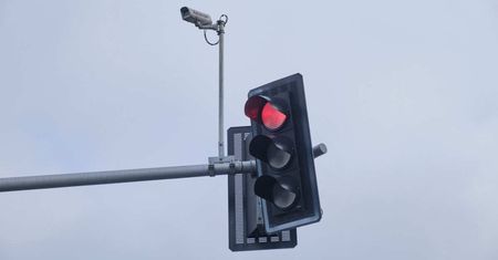 Pałąk trolejbusu uszkodził sygnalizator na skrzyżowaniu, występują duże utrudnienia w ruchu