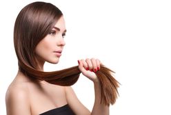 Fakty i mity o kobiecych włosach, ich zdrowiu i pielęgnacji. Czy znasz je wszystkie?
