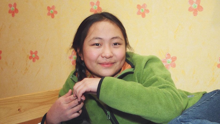 Misheel Jargalsaikhan na planie "Rodziny zastępczej" w 2003 r.