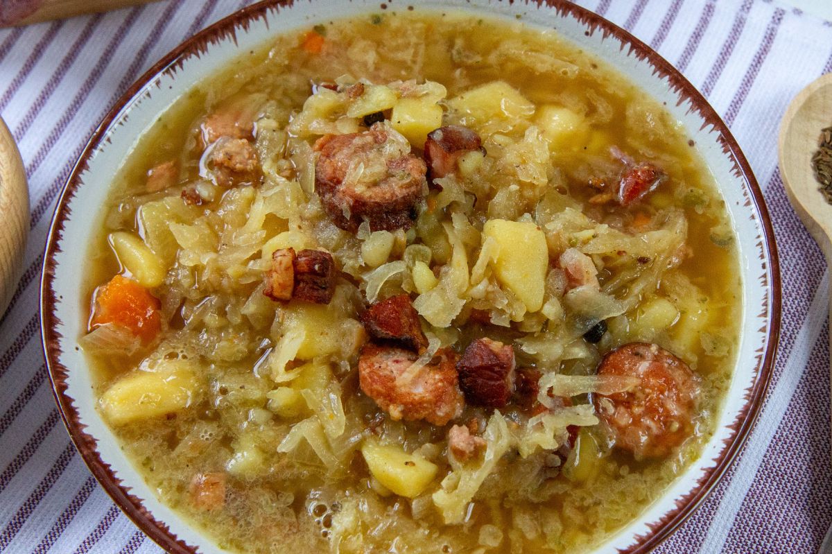 Dorzucam kilka do kapuśniaku. Wyciągają smak i dodają smaku wędzonki