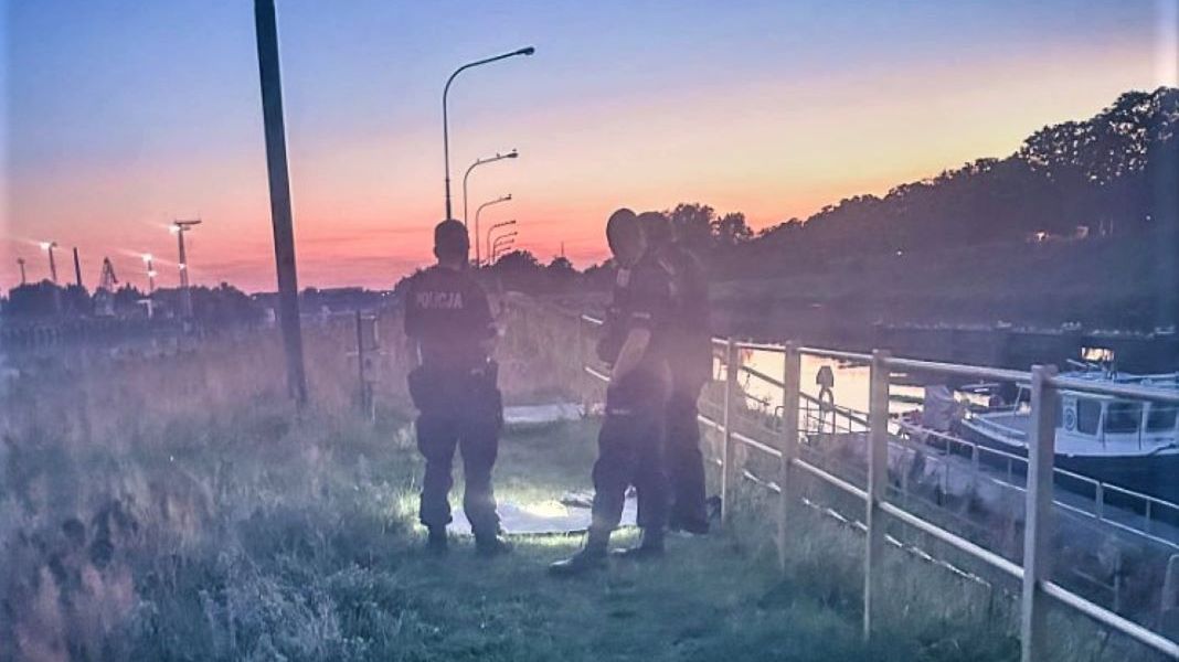 W Odry wyłowiono zwłoki psa 