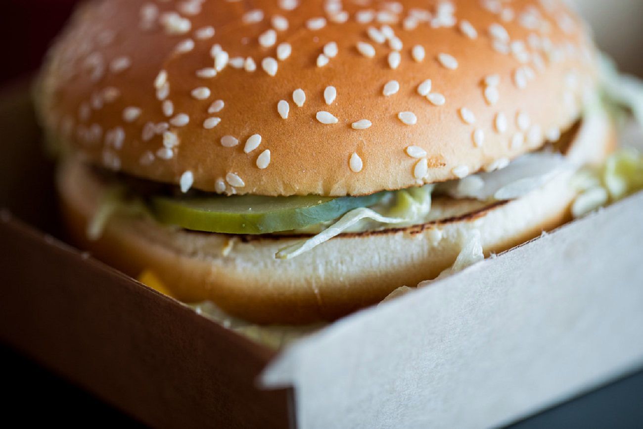 McDonald's kończy prace nad wegańskim burgerem. McPlant trafi do menu w tym roku
