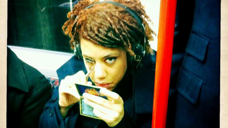 "Make-up line", czyli londyńskie metro pełne makijażu 1