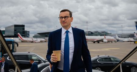 Czeka nas wielki dług. Rząd stworzył budżet-widmo z mnóstwem dziur