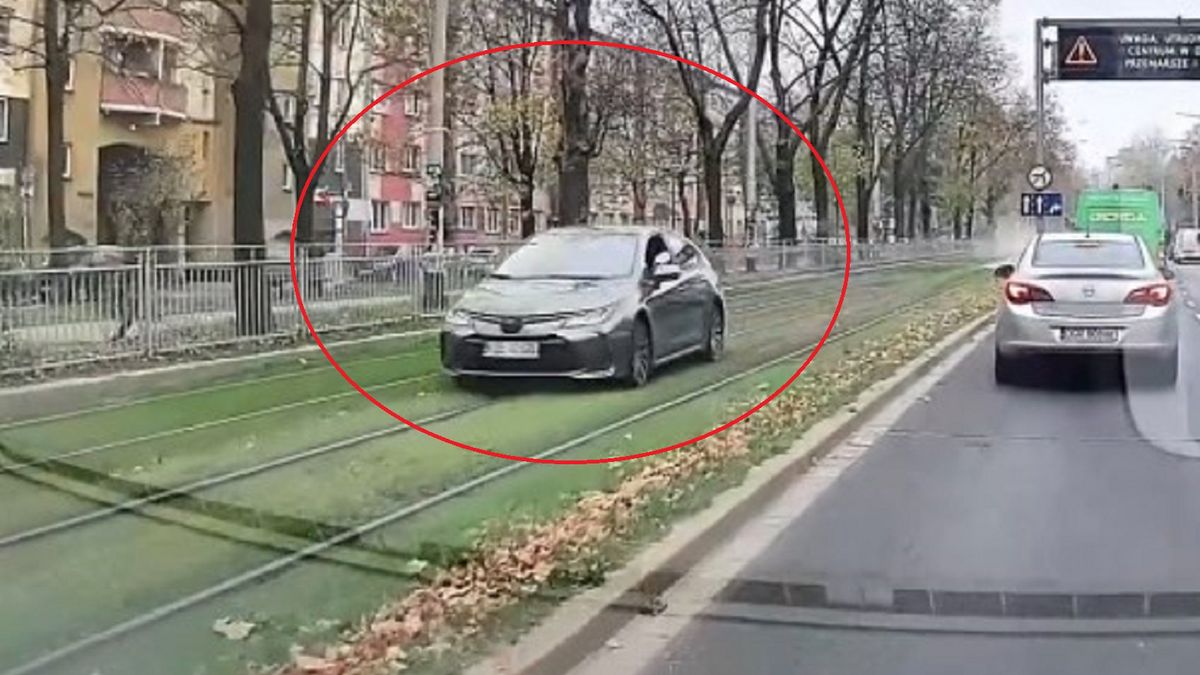 Kierowca jechał po torach we Wrocławiu.