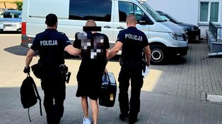 Wracał z Holandii, zatrzymali go w autobusie. Na widok policjantów udawał, że śpi