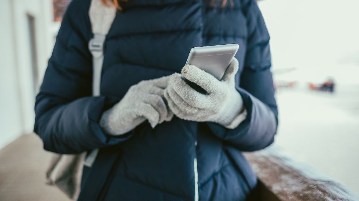 Dlaczego bateria w telefonie pada w chłodne dni?