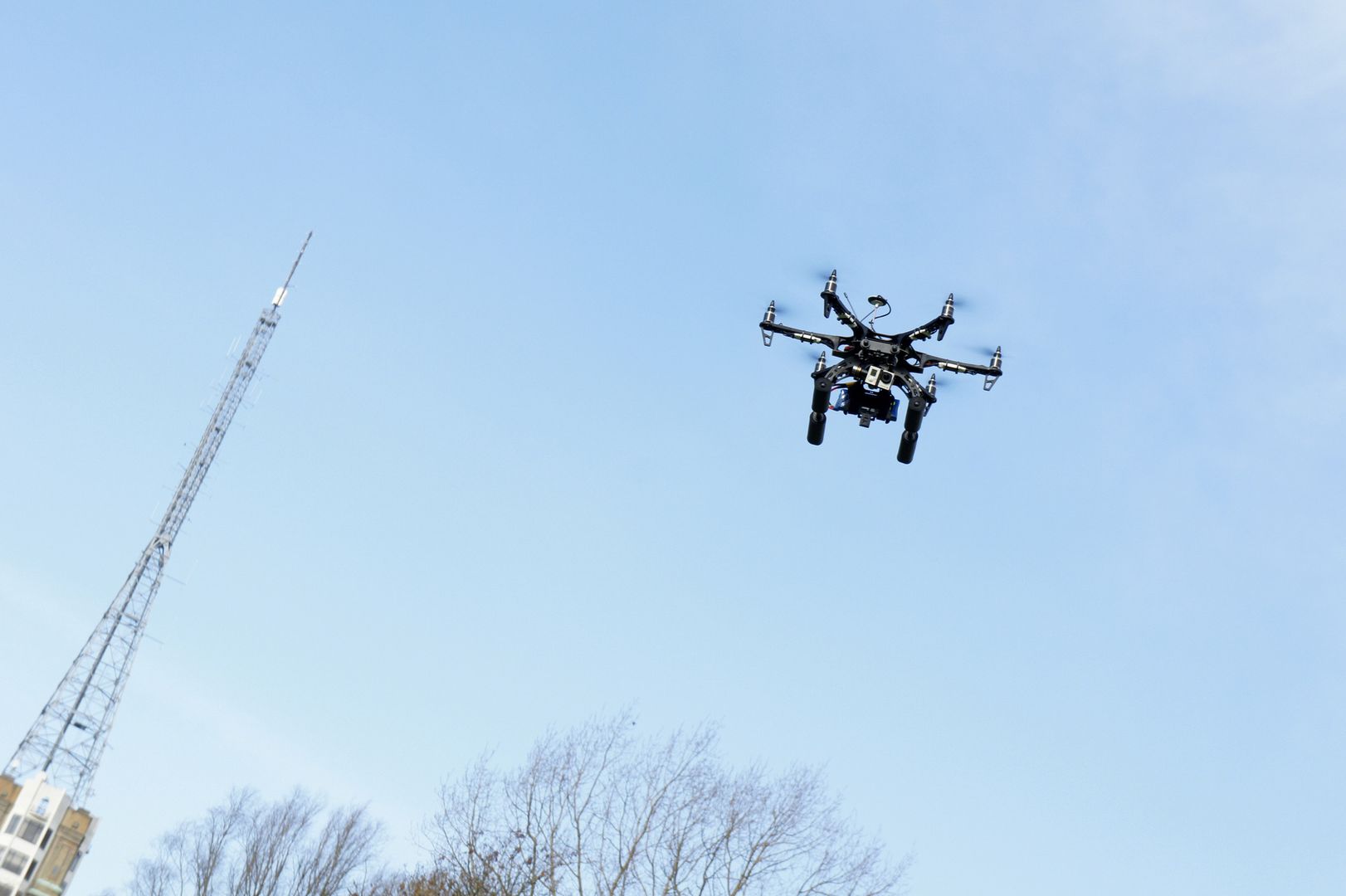 Strażacy poszukiwali sprawcy wypadku dronem