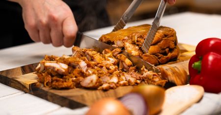 Na obiad podaję shoarmę z foremki. Nawet najlepszy kebab może się schować
