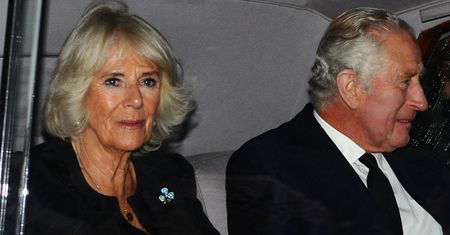 Rodzina królewska w żałobie. Karol i Camilla przesłali wzruszające kondolencje