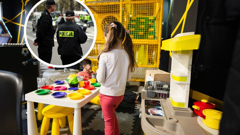 Samotna dziewczynka bawiła się w pizzerii