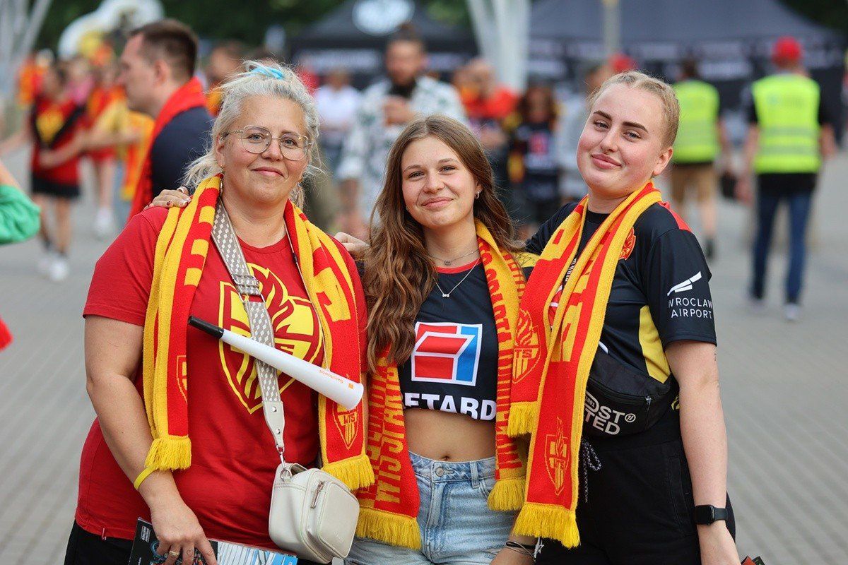 Kibice na meczu Betard Sparty Wrocław