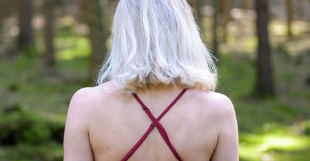 Zmora dojrzałych kobiet. Wstydzą się nawet u lekarza