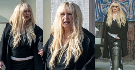 Młodzieżowa Maryla Rodowicz maszeruje po centrum Warszawy w dresach i tenisówkach