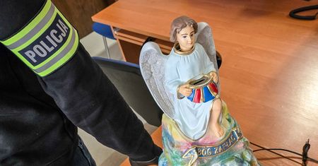 Przyszedł do kościoła. Wcale nie chciał się pomodlić