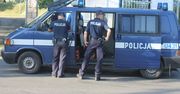 Zuchwała kradzież w Śremie. Policja szuka mężczyzny w białej czapce