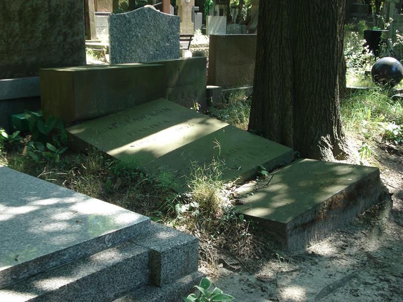Grób pianisty Bolesława Kona na Starych Powązkach