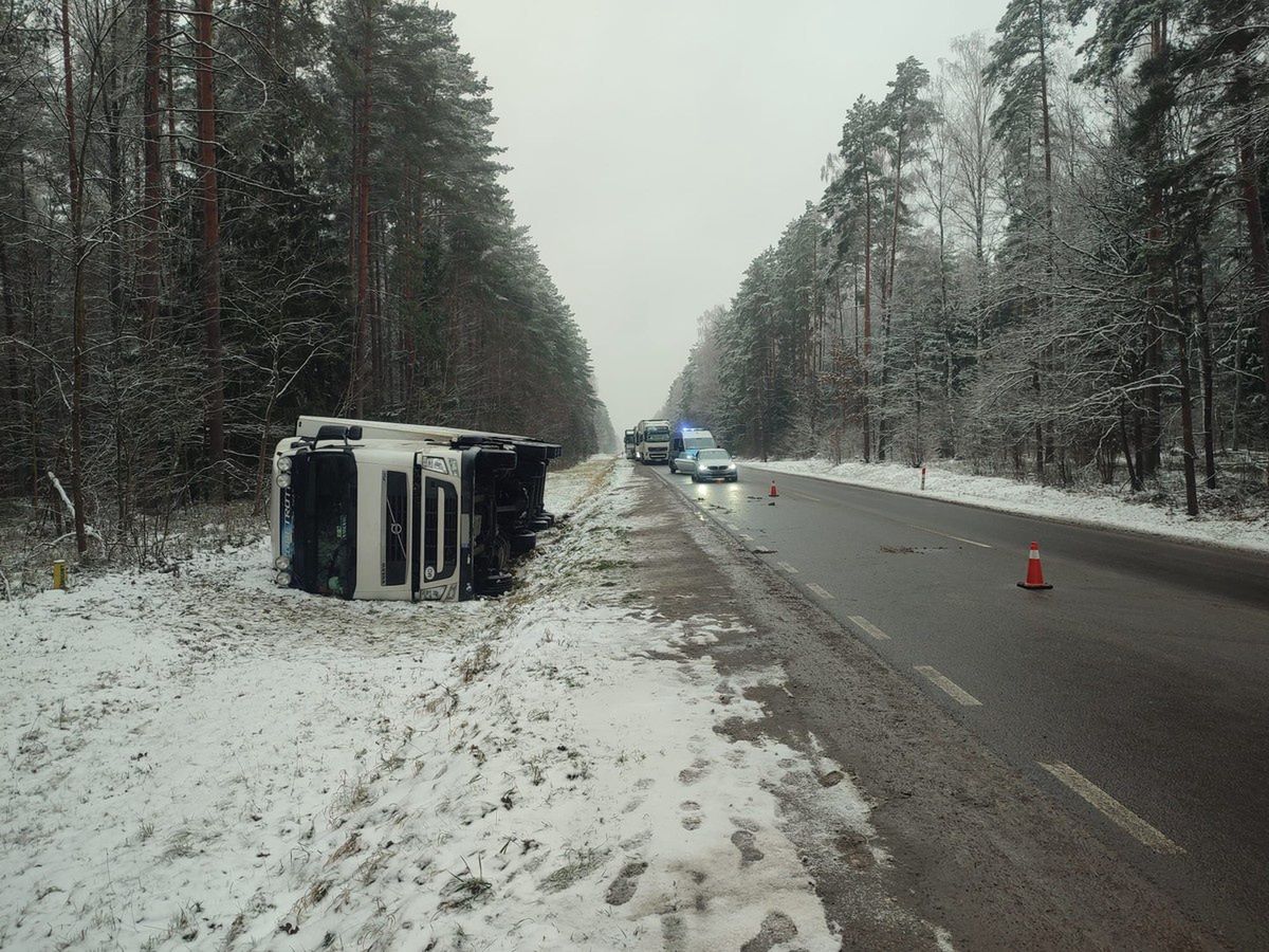 Wypadek ciężarówki na Podlasiu