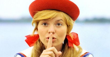 Bohaterowie filmów i seriali dla młodzieży z czasów PRL-u. Dopasuj postać do tytułu produkcji