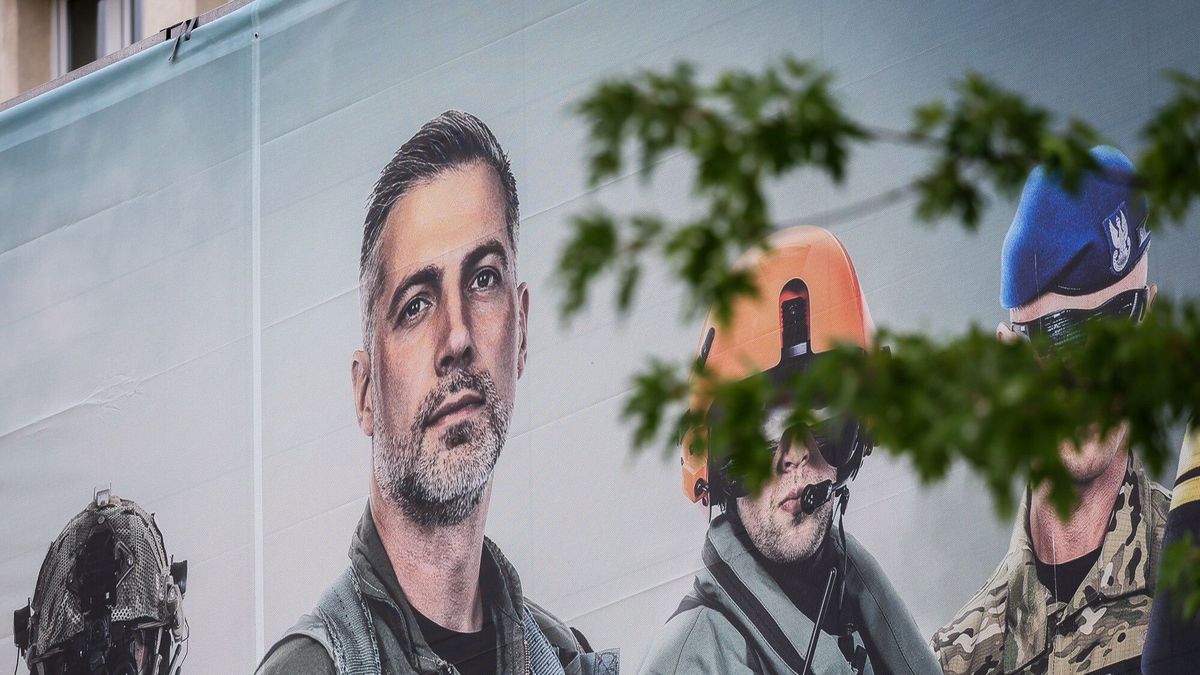 Mjr pil. Maciej „Slab” Krakowian służył na co dzień w 31 Bazie L