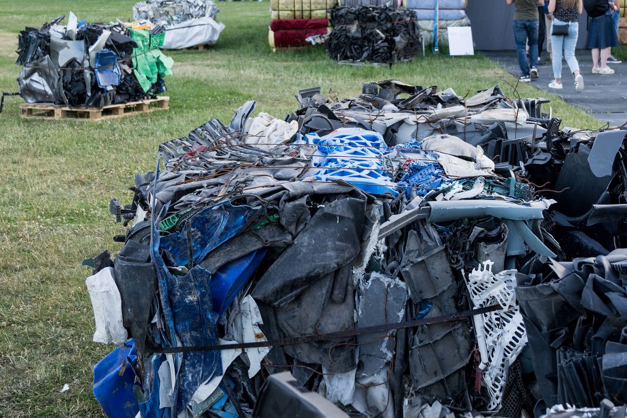 Warszawa rozszerza system odbioru odpadów. Te odbiorą punkty mobilne