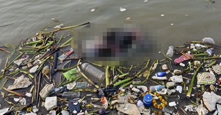 Wstrząsający widok w Indiach. Horror nad Gangesem