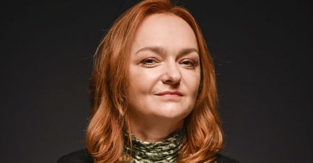 Izabela Dąbrowska grała sekretarkę Jarosława Kaczyńskiego. "Otworzyliśmy puszkę Pandory"
