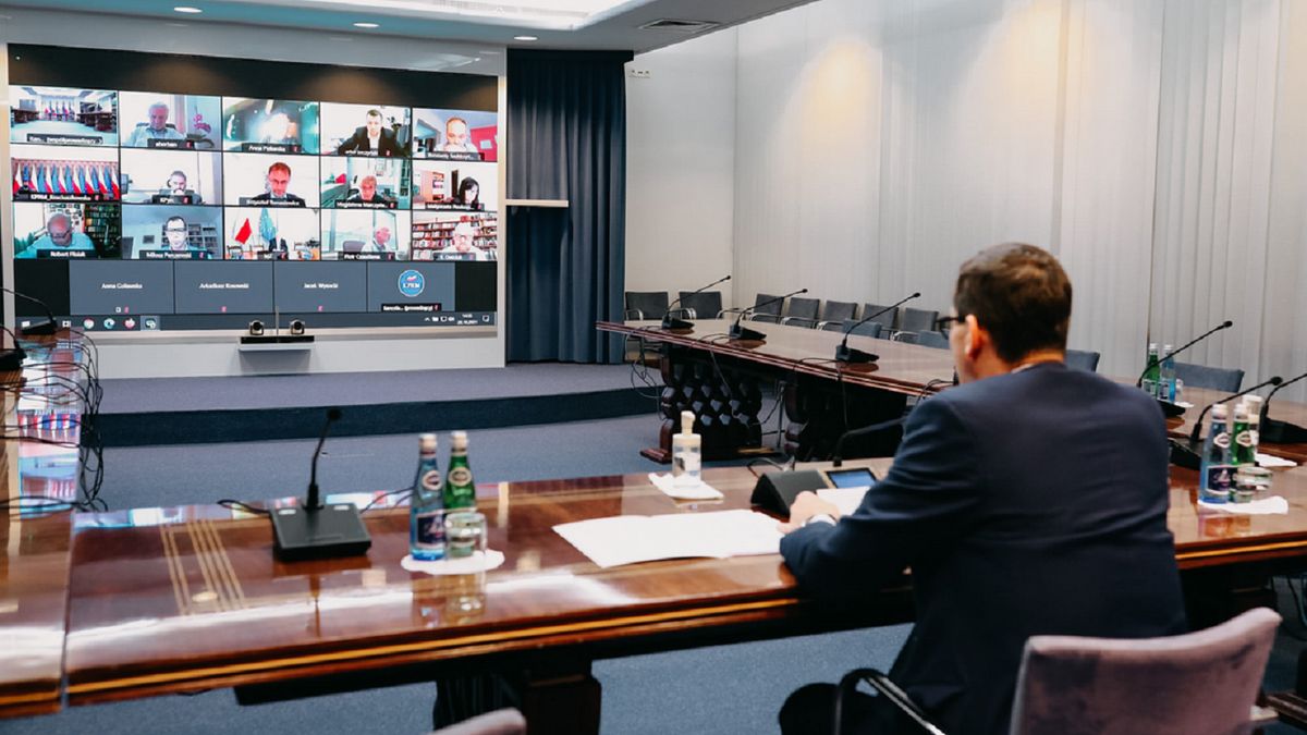 Premier Mateusz Morawiecki zdecydował o trzeciej dawce szczepionki.