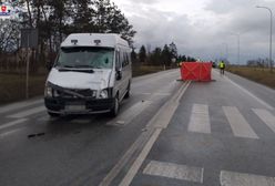 Dramat na drodze. Bus dostawczy potrącił pieszego