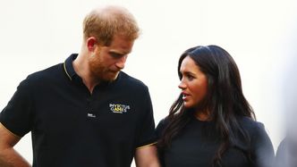 Meghan Markle i Harry NIE WRÓCĄ do Wielkiej Brytanii przez niechęć ludzi? "Uderzyć w rodzinę królewską, to jak ZNIEWAŻYĆ cały kraj"