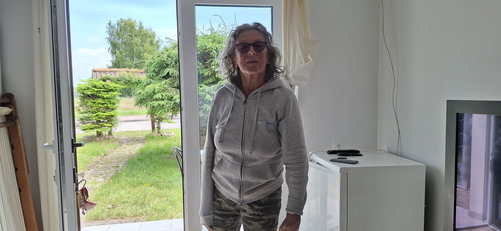 Irena Madeńska twierdzi, że budowa bazy niszczy jej dom