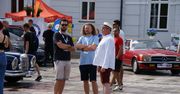 Stary Rynek opanowały dziś auta, za nami Mercedesem po Wiśle