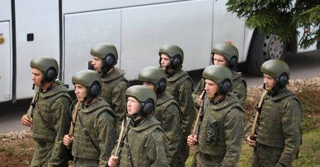 Dała ogromną łapówkę, by syn trafił do wojska. Teraz drży o jego życie
