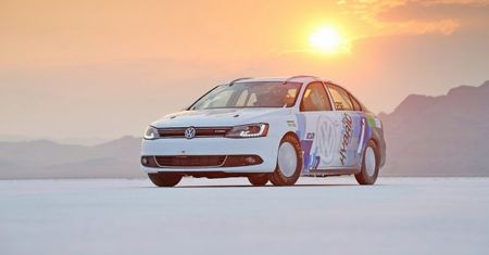 VW Jetta Hybrid ustanowił nowy rekord prędkości samochodów hybrydowych [aktualizacja]