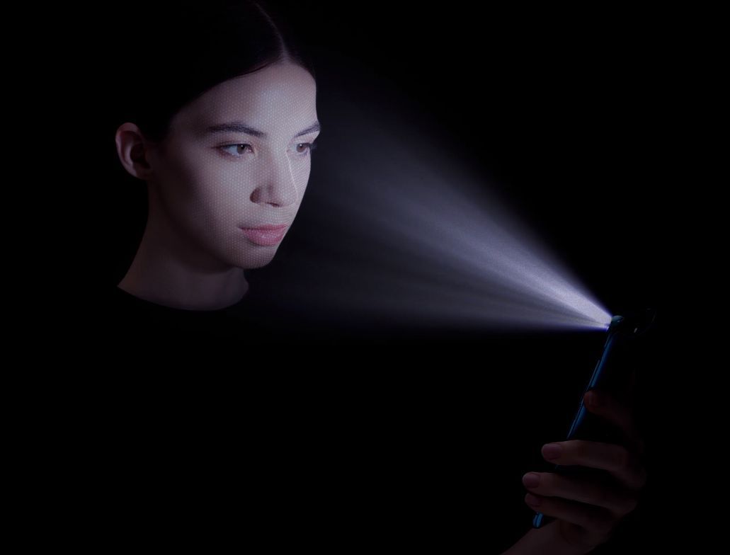 OPPO Find X oficjalnie. Zamiast wcięcia w ekranie ma 3 wysuwane aparaty 7