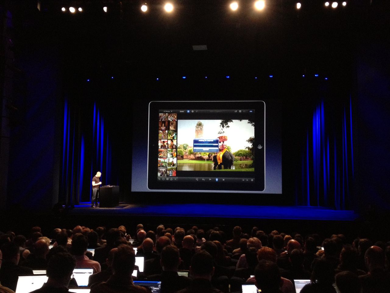 iPhoto prezentowane na Nowym iPadzie, 7 Marca 2012 (fot: Jon Phillips/Wired)