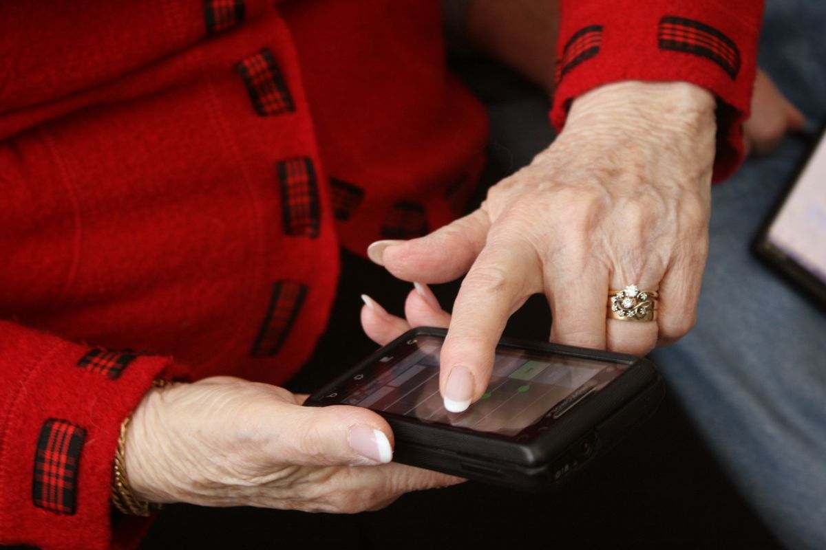 Wielu seniorów jest w ostatnich tygodniach nękanych telefonami od oszustów