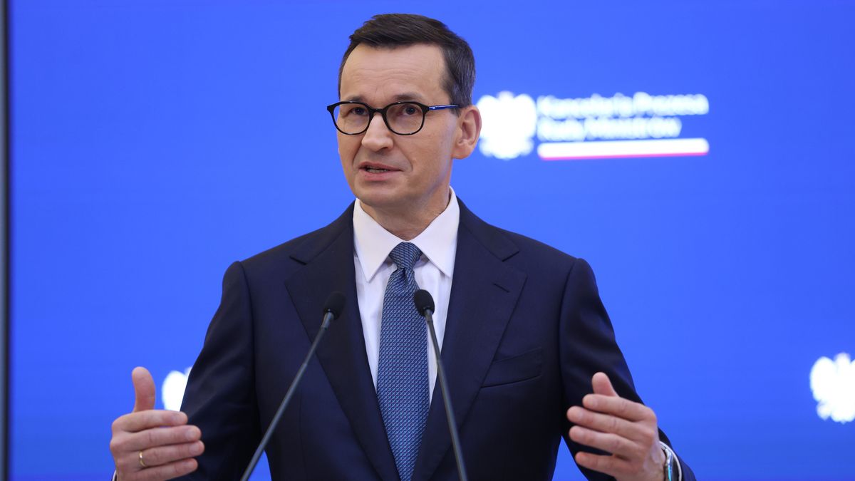Warszawa, 14.03.2023. Premier Mateusz Morawiecki podczas konferencji prasowej po zakończeniu posiedzenia Rady Ministrów w siedzibie Kancelarii Prezesa Rady Ministrów w Warszawie, 14 bm. Podczas spotkania szef rządu zaprezentował założenia nowego programu wsparcia mieszkalnictwa. (amb) PAP/Rafał Guz